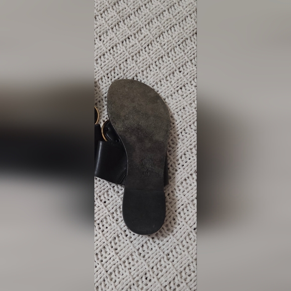 TORY BURCH MEDALLION SANDALS Size 6 - Picture 9 of 11